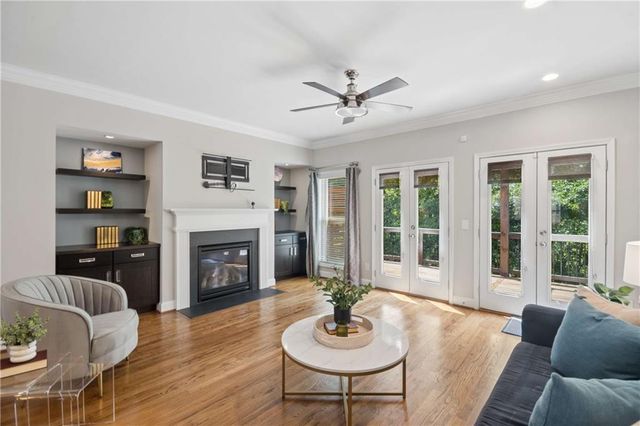 2154 W Village Lane SE, Smyrna, GA 30080