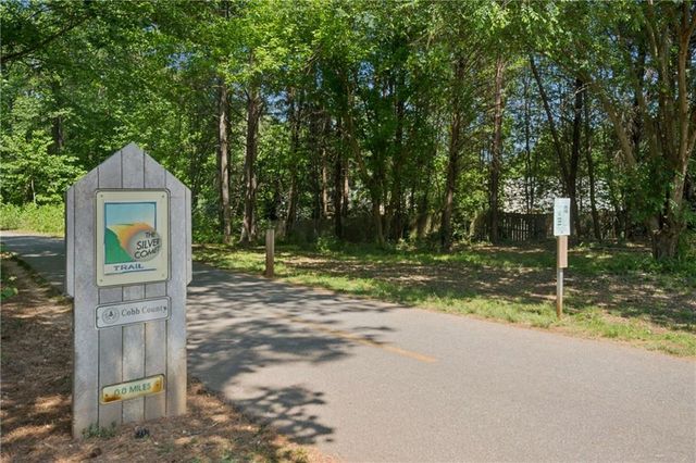 2154 W Village Lane SE, Smyrna, GA 30080