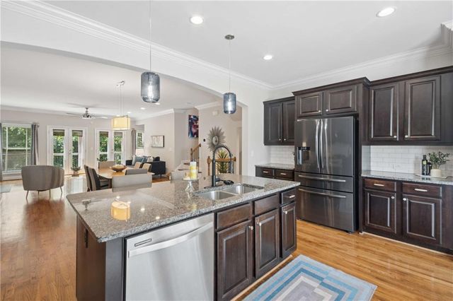 2154 W Village Lane SE, Smyrna, GA 30080