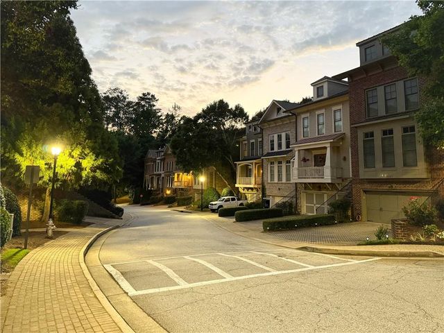 2154 W Village Lane SE, Smyrna, GA 30080
