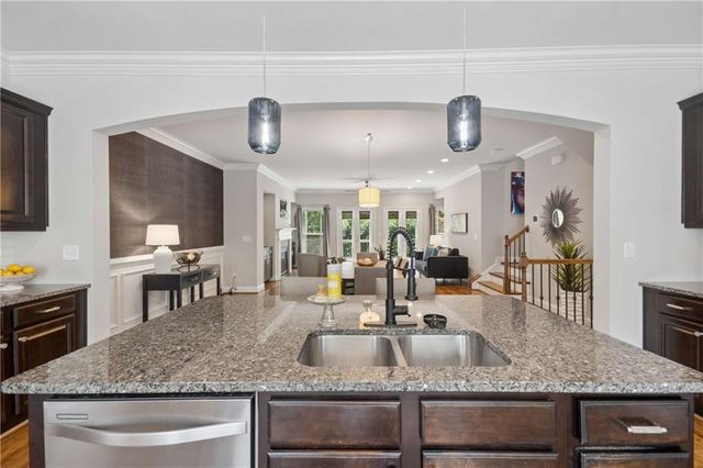 2154 W Village Lane SE, Smyrna, GA 30080