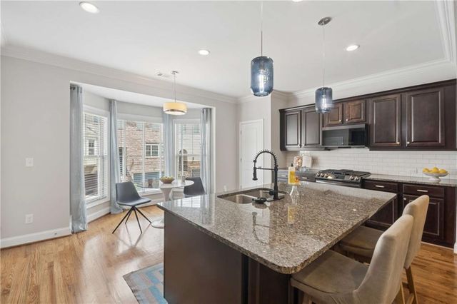 2154 W Village Lane SE, Smyrna, GA 30080