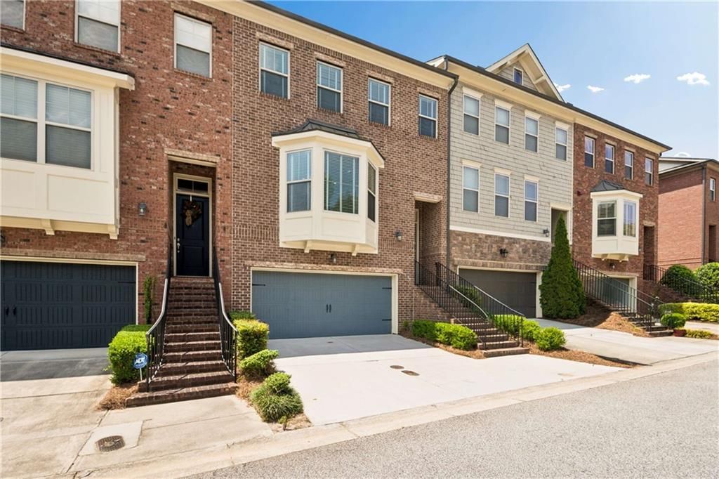 2154 W Village Lane SE, Smyrna, GA 30080