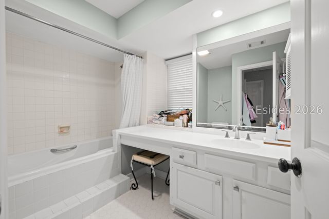 70 Shipyard Dr Apt 152, Hilton Head Island, SC 29928