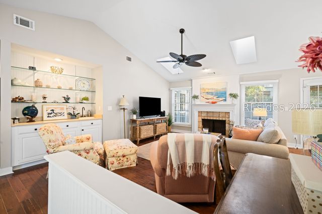 70 Shipyard Dr Apt 152, Hilton Head Island, SC 29928