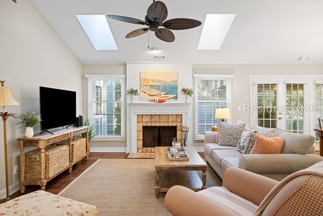 70 Shipyard Dr Apt 152, Hilton Head Island, SC 29928