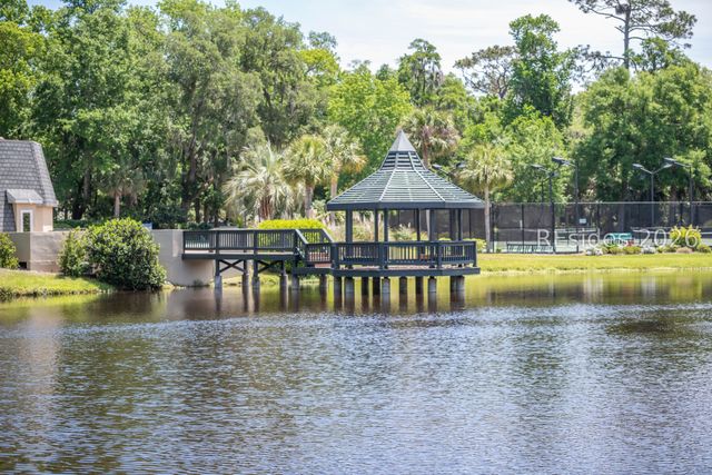 70 Shipyard Dr Apt 152, Hilton Head Island, SC 29928