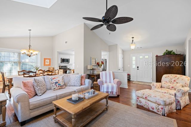 70 Shipyard Dr Apt 152, Hilton Head Island, SC 29928