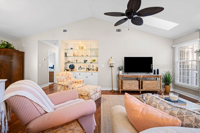 70 Shipyard Dr Apt 152, Hilton Head Island, SC 29928