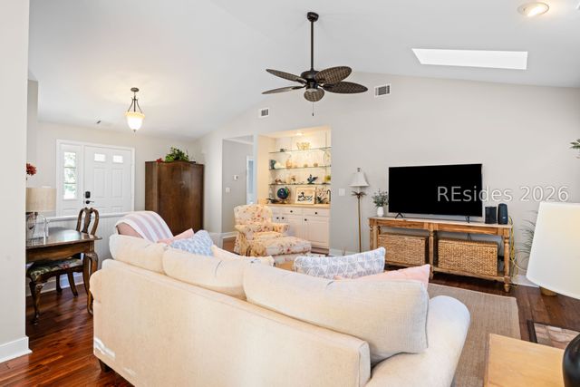 70 Shipyard Dr Apt 152, Hilton Head Island, SC 29928