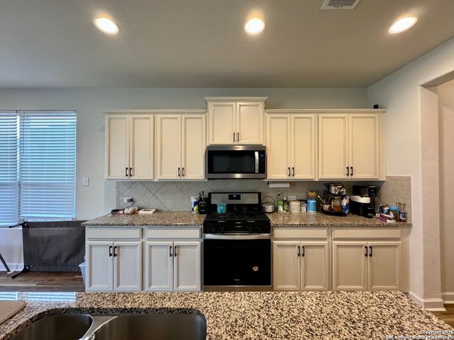 120 Wickersham, Boerne, TX 78015