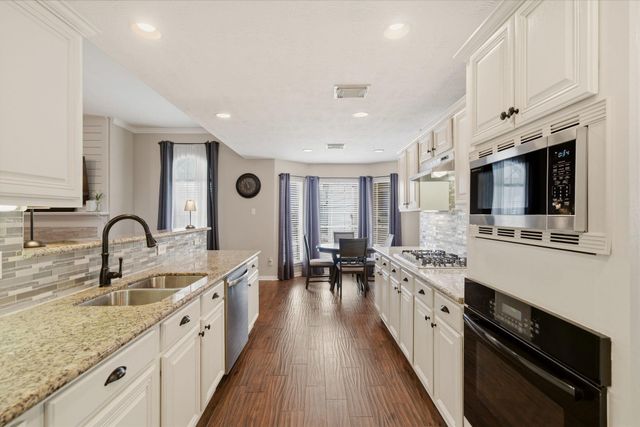 9510 Rustic Gate Road, La Porte, TX 77571