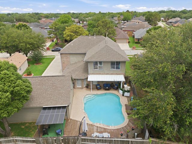 9510 Rustic Gate Road, La Porte, TX 77571