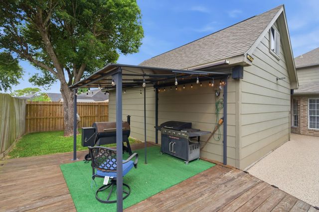 9510 Rustic Gate Road, La Porte, TX 77571