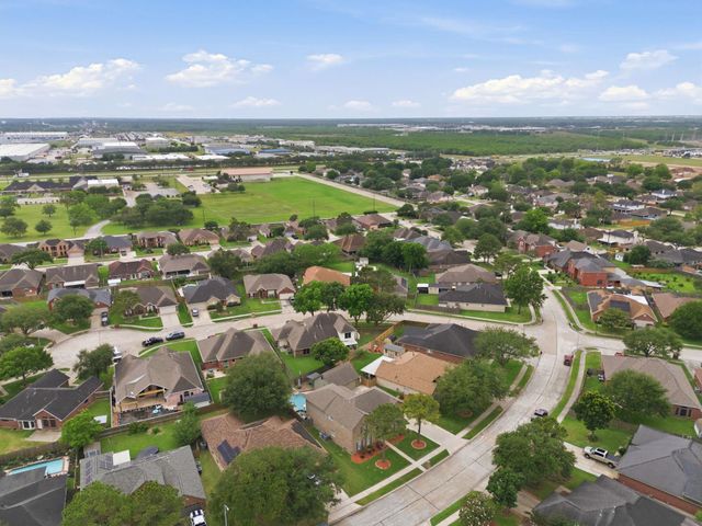 9510 Rustic Gate Road, La Porte, TX 77571