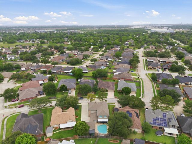 9510 Rustic Gate Road, La Porte, TX 77571