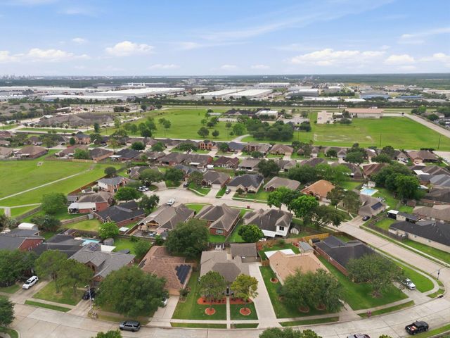 9510 Rustic Gate Road, La Porte, TX 77571