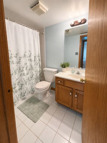 7935 W 90th Street 1A, Hickory Hills, IL 60457
