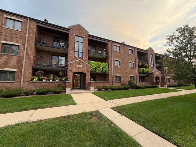 7935 W 90th Street 1A, Hickory Hills, IL 60457