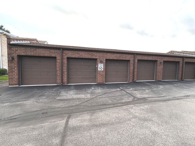 7935 W 90th Street 1A, Hickory Hills, IL 60457