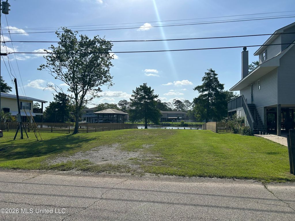 15024 Choctaw Drive, Kiln, MS 39556