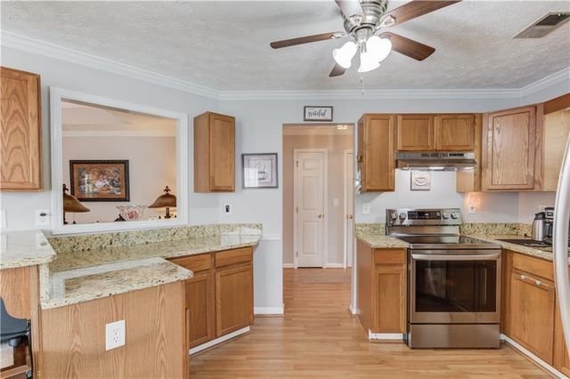 302 Greenleaf Court, Loganville, GA 30052