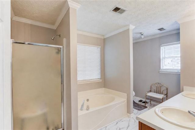 302 Greenleaf Court, Loganville, GA 30052
