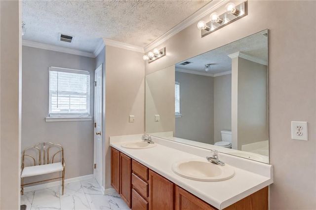 302 Greenleaf Court, Loganville, GA 30052