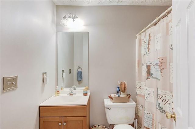 302 Greenleaf Court, Loganville, GA 30052