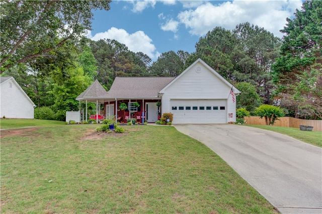 302 Greenleaf Court, Loganville, GA 30052