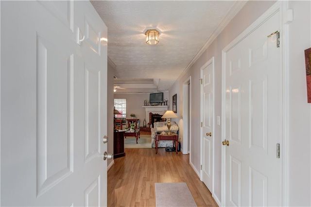 302 Greenleaf Court, Loganville, GA 30052