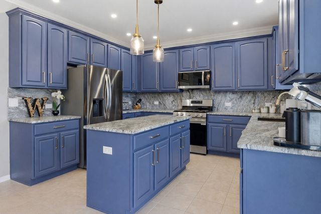 2404 Sumac Drive, Yorkville, IL 60560