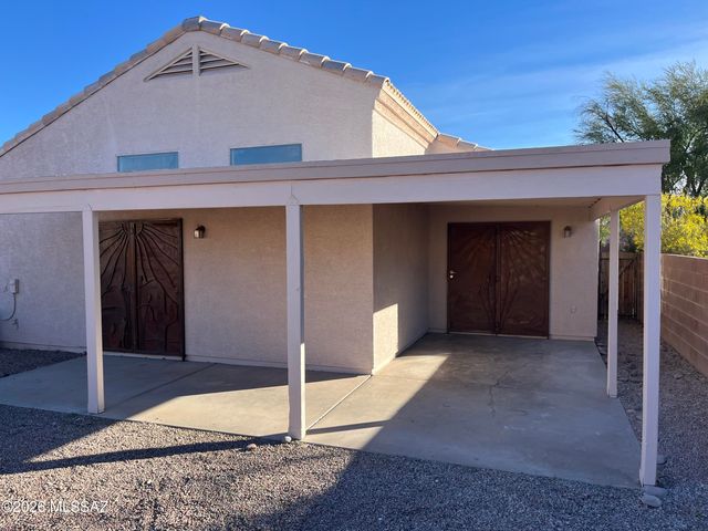 2252 W Silver River Way, Tucson, AZ 85745