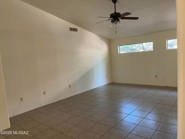 2252 W Silver River Way, Tucson, AZ 85745