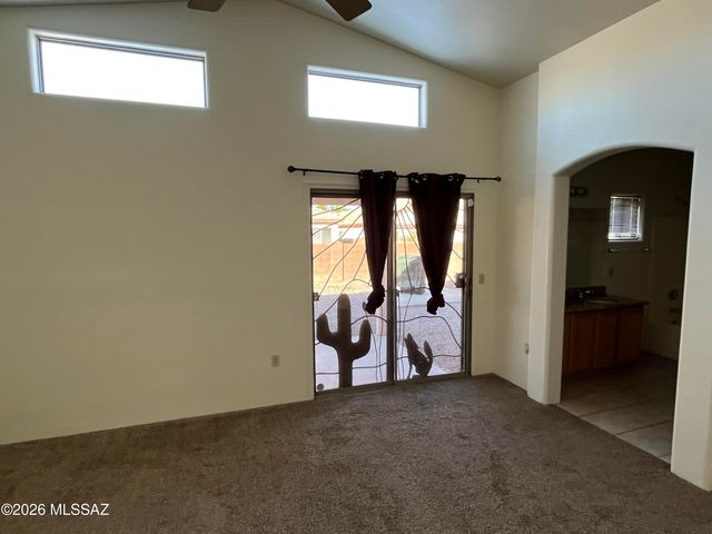 2252 W Silver River Way, Tucson, AZ 85745