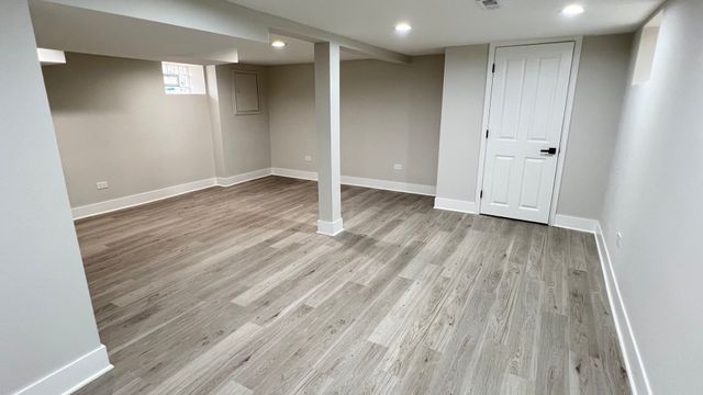 701 Hamilton Avenue, Aurora, IL 60505