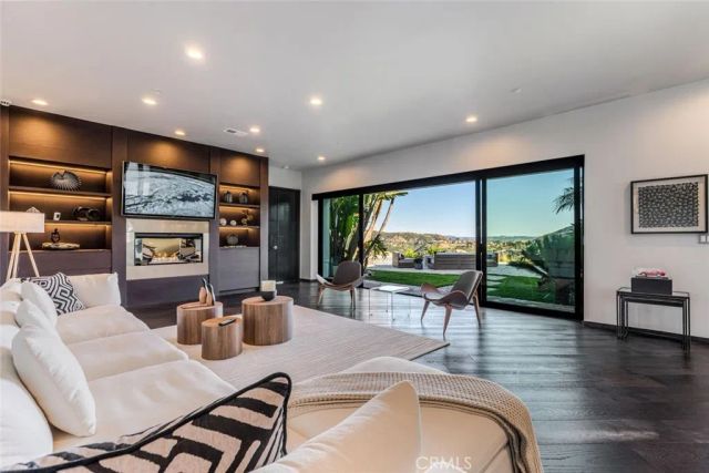 6 Colt, Bell Canyon, CA 91307