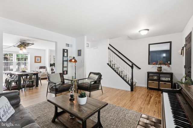 230 CAMBRIDGE LN, Lititz, PA 17543