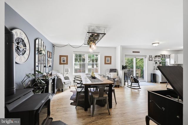 230 CAMBRIDGE LN, Lititz, PA 17543