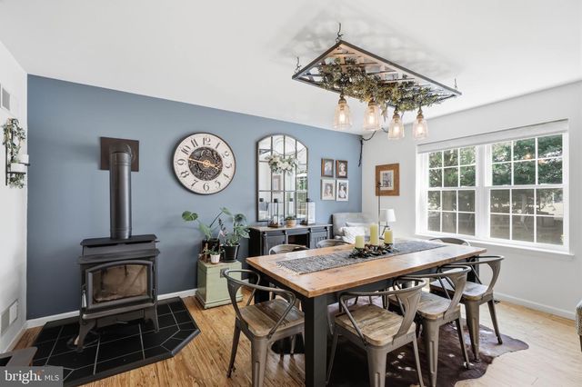 230 CAMBRIDGE LN, Lititz, PA 17543