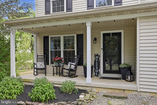230 CAMBRIDGE LN, Lititz, PA 17543