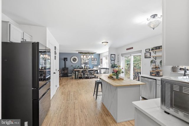 230 CAMBRIDGE LN, Lititz, PA 17543