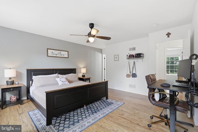 230 CAMBRIDGE LN, Lititz, PA 17543