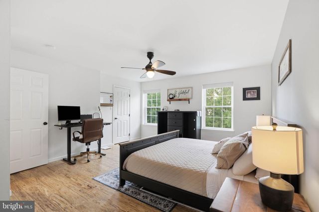 230 CAMBRIDGE LN, Lititz, PA 17543