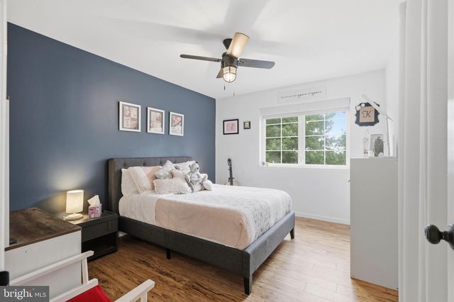 230 CAMBRIDGE LN, Lititz, PA 17543