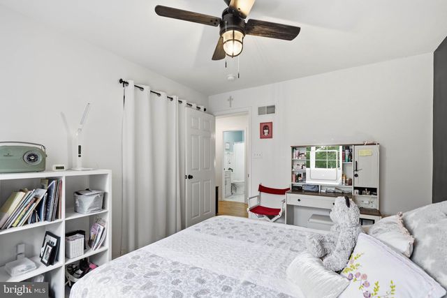 230 CAMBRIDGE LN, Lititz, PA 17543