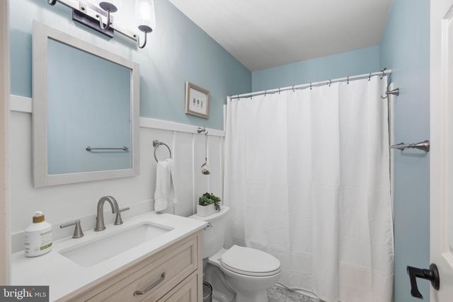 230 CAMBRIDGE LN, Lititz, PA 17543