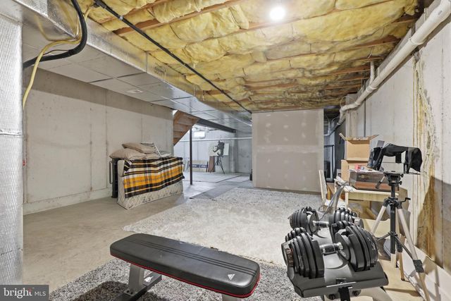230 CAMBRIDGE LN, Lititz, PA 17543