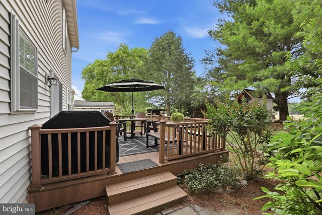 230 CAMBRIDGE LN, Lititz, PA 17543