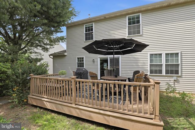230 CAMBRIDGE LN, Lititz, PA 17543